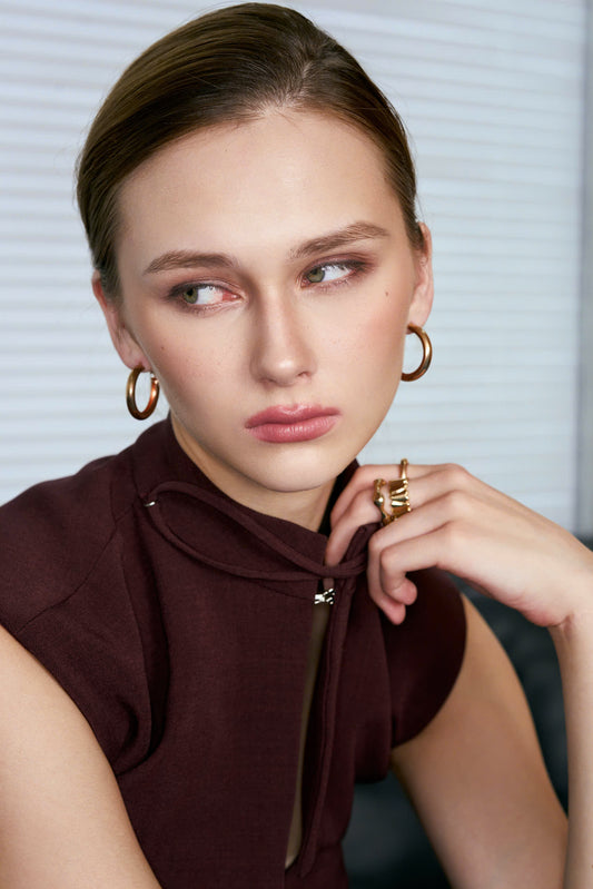 Versa Mock-neck Keyhole Capelet